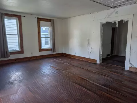 Living - 503 E Mason St, Polo, IL 61064 photo 2 of 5