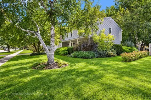 Exterior - 1110 E Gartner Rd, Naperville, IL 60540 photo 2 of 5