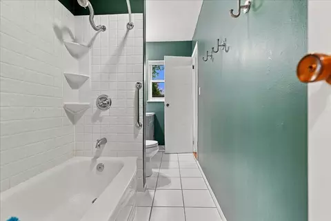Bath - Undisclosed, Normal, IL 61761 photo 1 of 3
