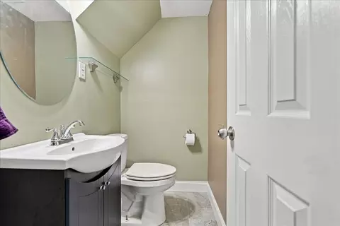 Bath - Undisclosed, Normal, IL 61761 photo 3 of 3