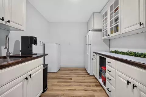 Kitchen - 9159 Deer Ridge Dr, Bloomington, IL 61705 photo 5 of 5