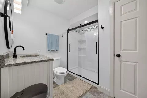 Bath - 9159 Deer Ridge Dr, Bloomington, IL 61705 photo 6 of 6