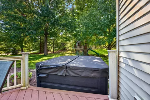 Exterior - 9159 Deer Ridge Dr, Bloomington, IL 61705 photo 4 of 16