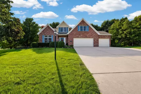 Exterior - 9159 Deer Ridge Dr, Bloomington, IL 61705 photo 14 of 16