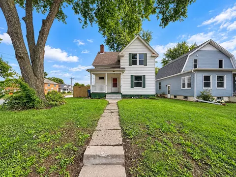 252 W 29th St, Davenport, IA 52803