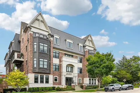815 Laurel Ave #106, Highland Park, IL 60035