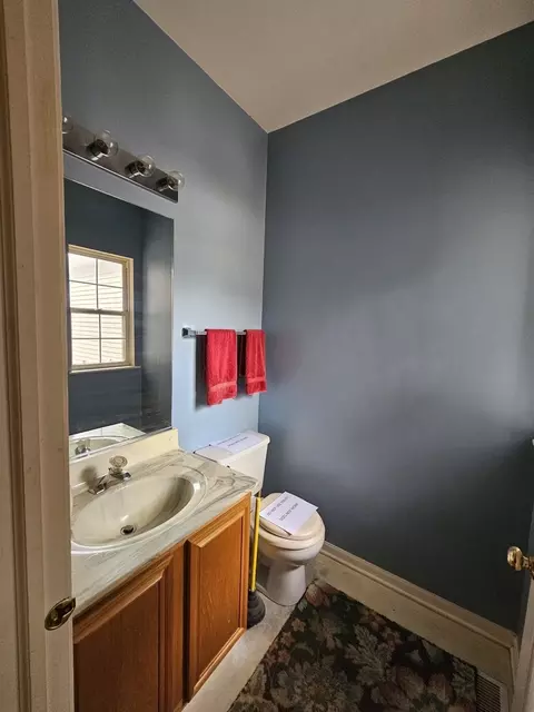 Bath - 6 Grandview Ct, Algonquin, IL 60102 photo 1 of 4