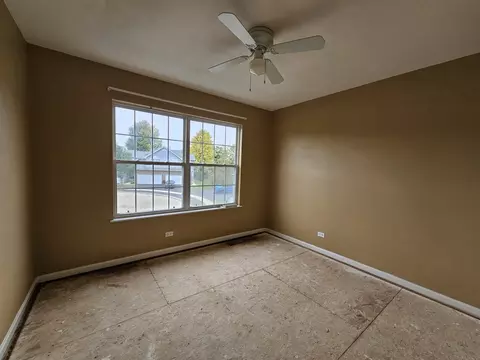 Bedroom - 6 Grandview Ct, Algonquin, IL 60102 photo 3 of 4