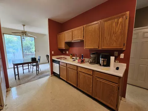Kitchen - 6 Grandview Ct, Algonquin, IL 60102 photo 3 of 3