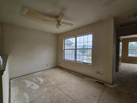 Living - 6 Grandview Ct, Algonquin, IL 60102 photo 5 of 5