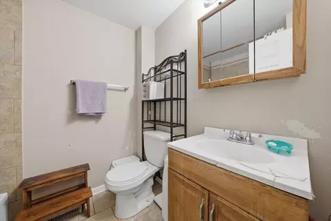Bath - 1329 Maple Ave, Berwyn, IL 60402 photo 2 of 2