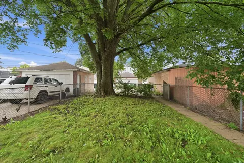Exterior - 1329 Maple Ave, Berwyn, IL 60402 photo 4 of 6