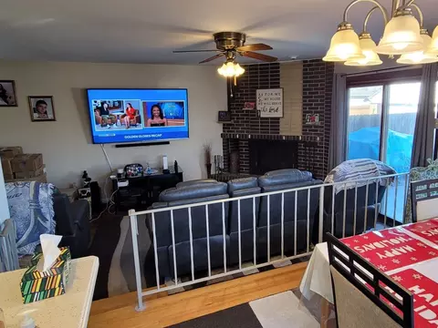 Living - 7432 W Gregory St, Chicago, IL 60656 photo 5 of 6