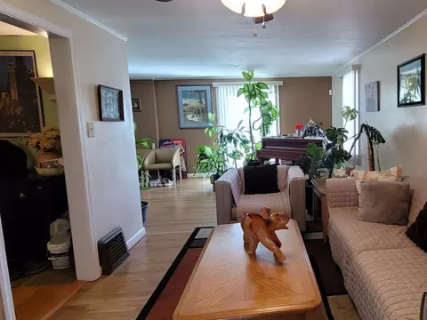 Living - 7432 W Gregory St, Chicago, IL 60656 photo 2 of 6