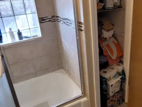 Bath - 7432 W Gregory St, Chicago, IL 60656 photo 5 of 6