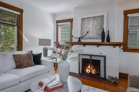 Living - 115 N Wright St, Naperville, IL 60540 photo 1 of 6