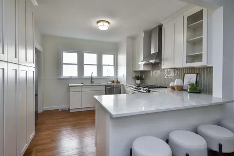 Kitchen - 115 N Wright St, Naperville, IL 60540 photo 2 of 2