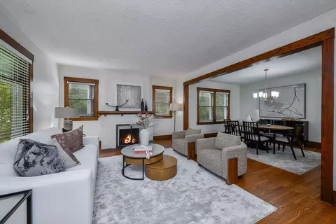 Living - 115 N Wright St, Naperville, IL 60540 photo 2 of 6