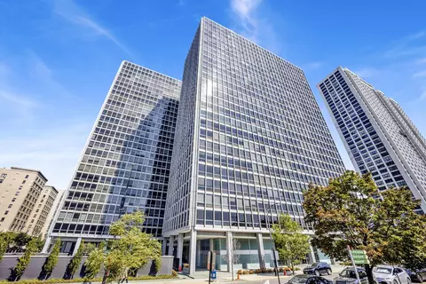 340 W Diversey Pkwy #918, Chicago, IL 60657