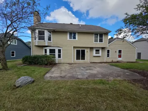 875 Crabtree Ln, Cary, IL 60013 photo 3