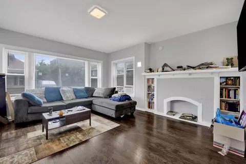 Living - 2525 E 72nd Pl, Chicago, IL 60649 photo 1 of 1