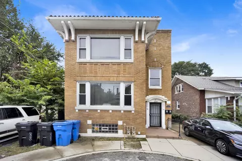 Exterior - 2525 E 72nd Pl, Chicago, IL 60649 photo 3 of 3