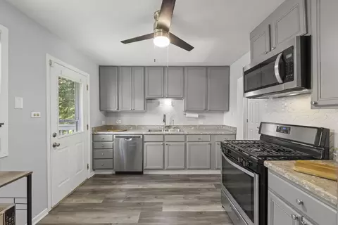 Kitchen - 3513 Laurel Ln, Hazel Crest, IL 60429 photo 2 of 3