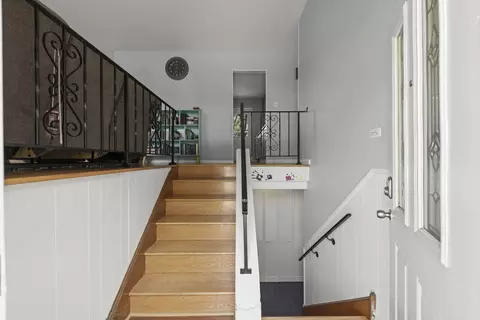 Entry Way - 3513 Laurel Ln, Hazel Crest, IL 60429 photo 1 of 2
