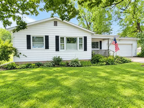 Exterior - 2893 E 777th Rd, Utica, IL 61373 photo 1 of 6