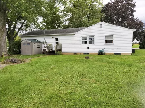 Exterior - 2893 E 777th Rd, Utica, IL 61373 photo 5 of 6