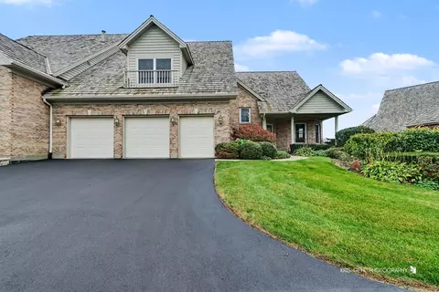 22033 W Vernon Ridge Dr, Mundelein, IL 60060