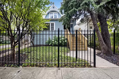 4829 W Hutchinson St, Chicago, IL 60641