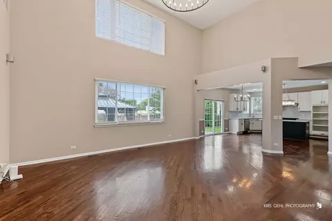 Living - 408 Pinehurst Ct, Gurnee, IL 60031 photo 6 of 7