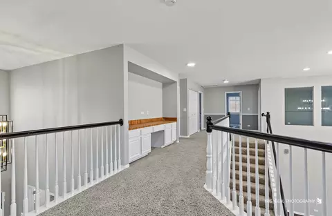 Entry Way - 408 Pinehurst Ct, Gurnee, IL 60031 photo 3 of 4