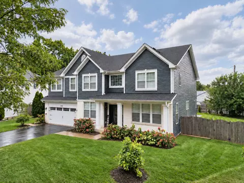 Exterior - 408 Pinehurst Ct, Gurnee, IL 60031 photo 2 of 4