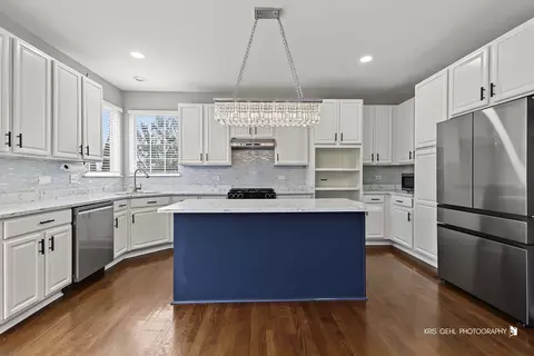 Kitchen - 408 Pinehurst Ct, Gurnee, IL 60031 photo 2 of 8