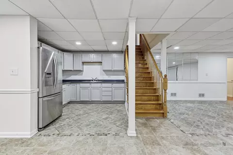 Kitchen - 408 Pinehurst Ct, Gurnee, IL 60031 photo 7 of 8