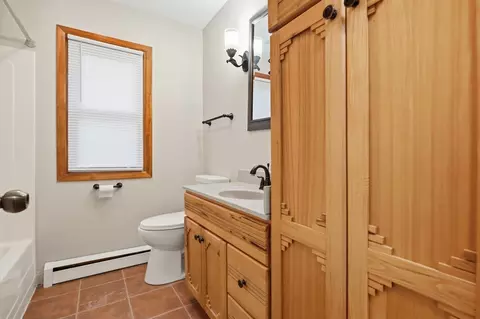 Bath - 3008 Emily Ln, Mchenry, IL 60051 photo 2 of 2