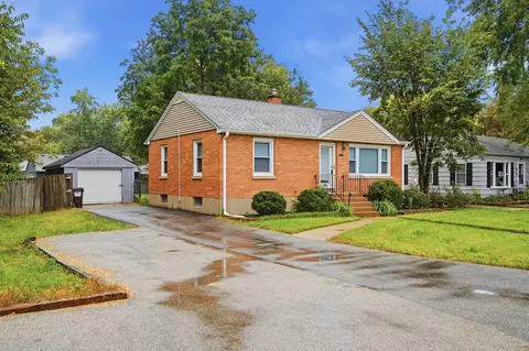 Exterior - 3008 Emily Ln, Mchenry, IL 60051 photo 3 of 8