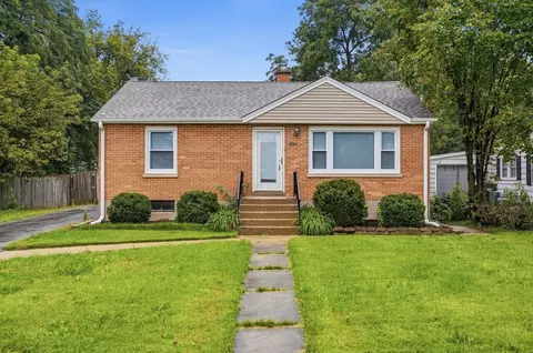 Exterior - 3008 Emily Ln, Mchenry, IL 60051 photo 2 of 8