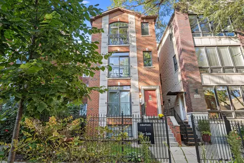 1514 W Victoria St #3, Chicago, IL 60660