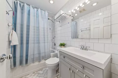Bath - 1501 Elm St, Wheaton, IL 60189 photo 1 of 2
