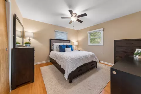 Bedroom - 1501 Elm St, Wheaton, IL 60189 photo 1 of 3