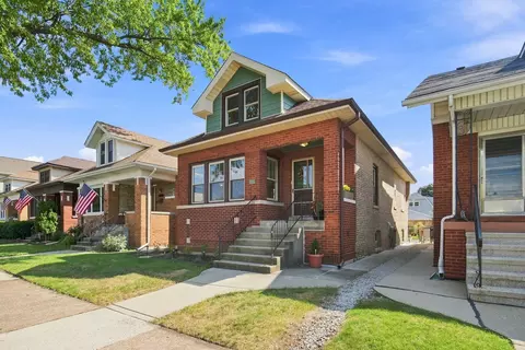 5941 W Waveland Ave, Chicago, IL 60634