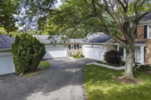 18 The Court Of Greenway Ct, Northbrook, IL 60062