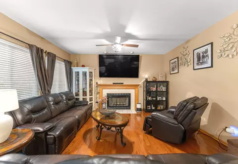 Living - 7508 Locust Ln, Plainfield, IL 60586 photo 5 of 5