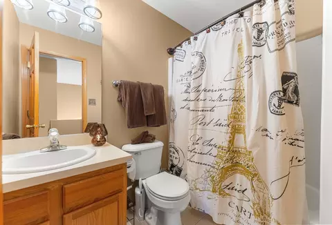 Bath - 7508 Locust Ln, Plainfield, IL 60586 photo 3 of 3