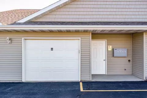 Other - 420 E Franklin St #202, Eldridge, IA 52748 photo 3 of 3