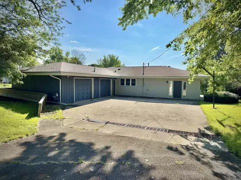 1100 Sunset Dr, Loda, IL 60948