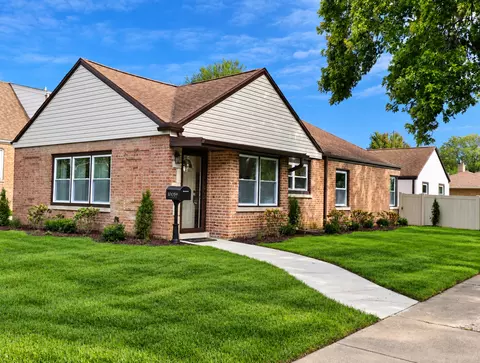 10059 S Spaulding Ave, Evergreen Park, IL 60805